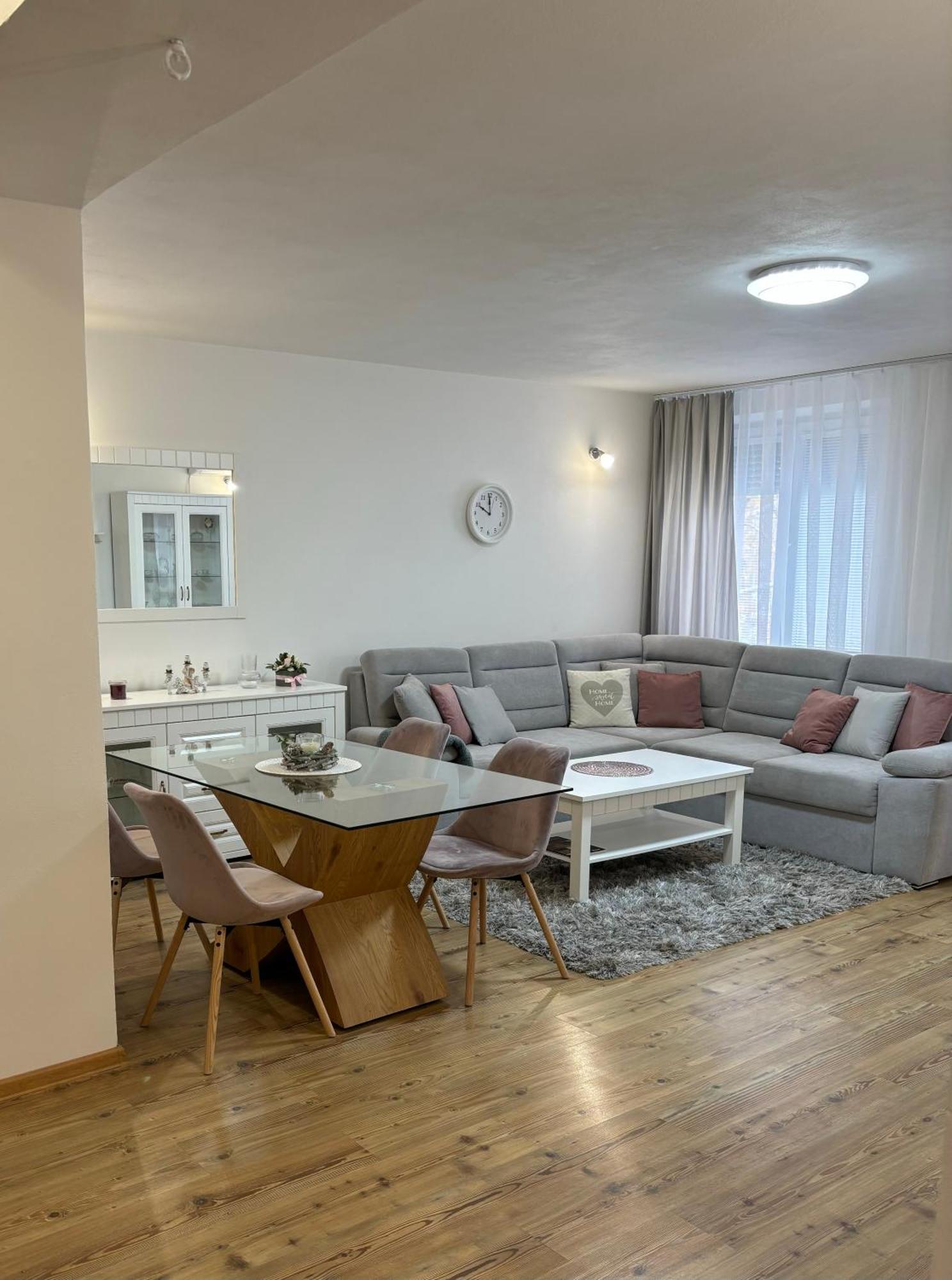 City Heart Luxury Apartment Nové Zámky المظهر الخارجي الصورة